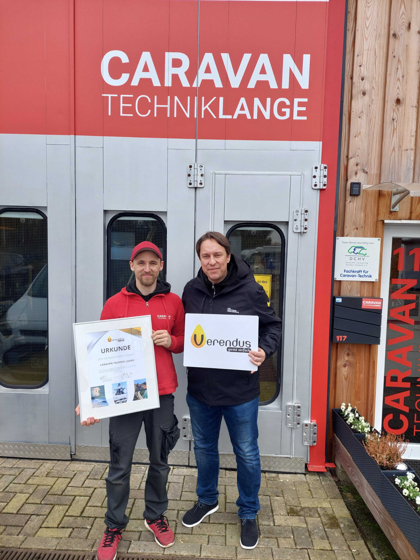 Caravan Technik Lange mit Verendus-Urkunde